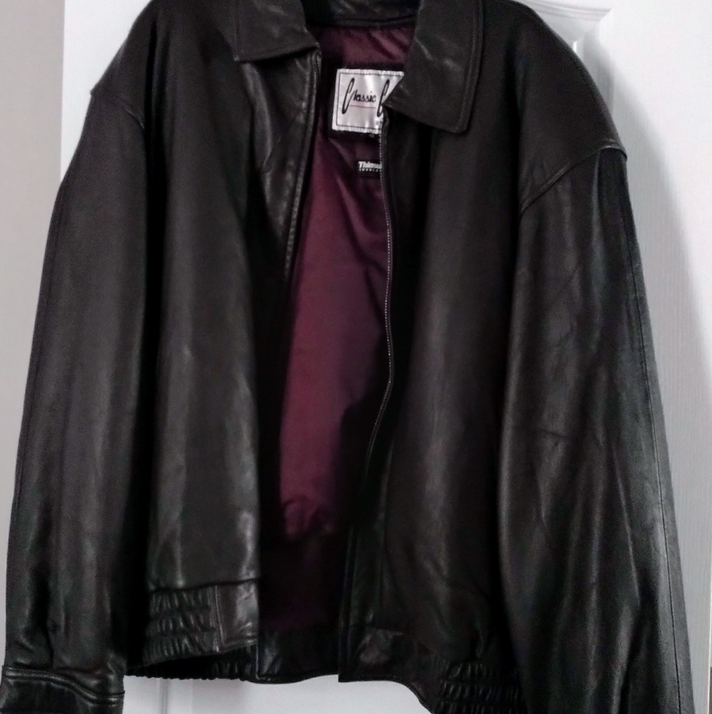 Men's leather bomber jacket